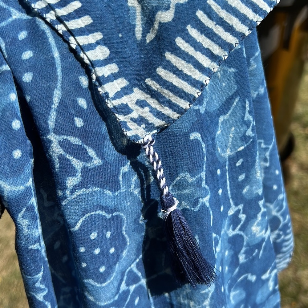 Serrv scarf/cloth indigo with tassels